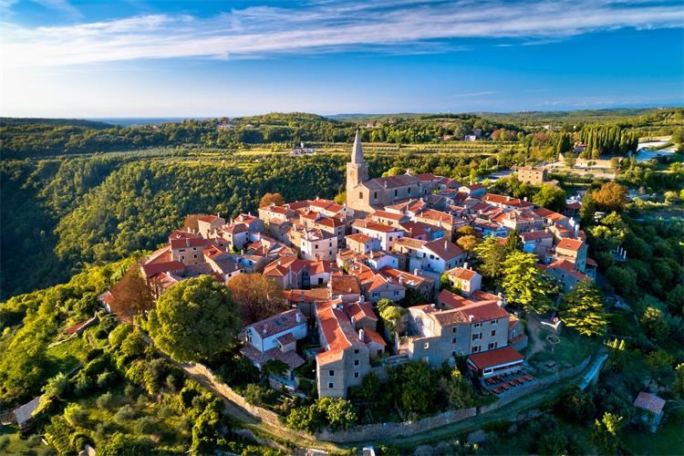 Slika /Slike za vijesti/Turizam svibanj 2025.jpg